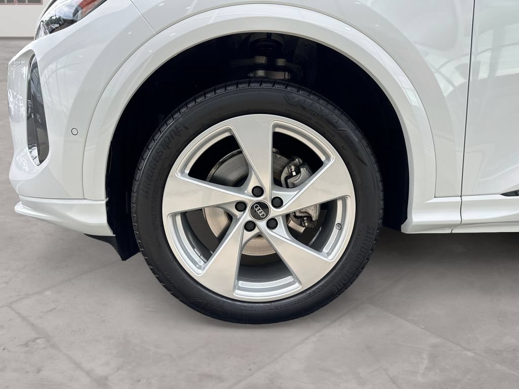 Certified 2025 Audi Q5 Premium Plus w/ Premium Plus AWD/4WD image 14