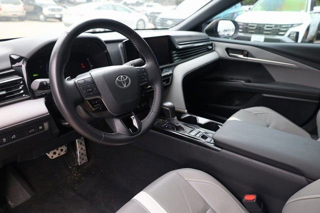 Used 2025 Toyota Camry SE image 10