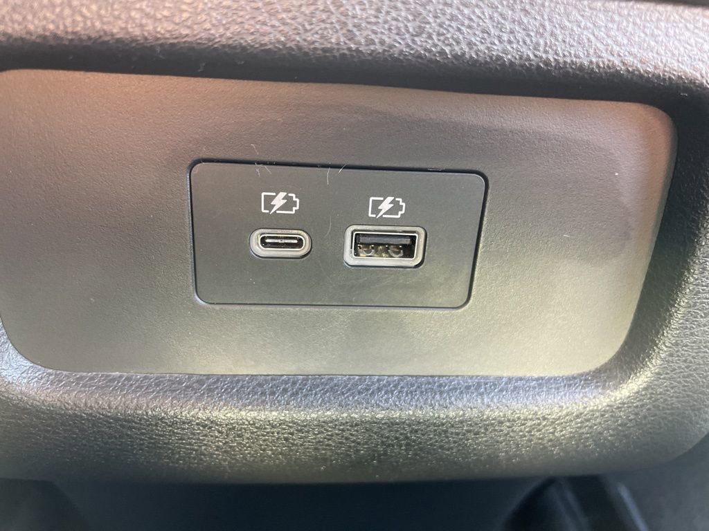 Used 2025 Nissan Pathfinder SL AWD/4WD image 38