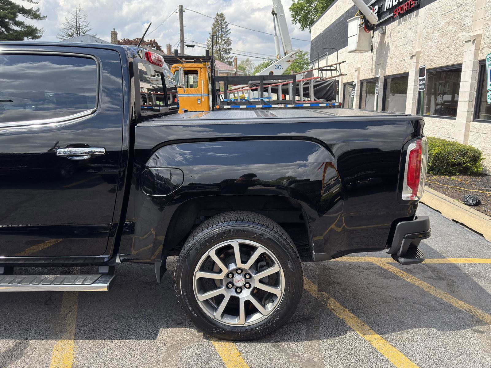 Used 2021 GMC Canyon Denali AWD/4WD image 2