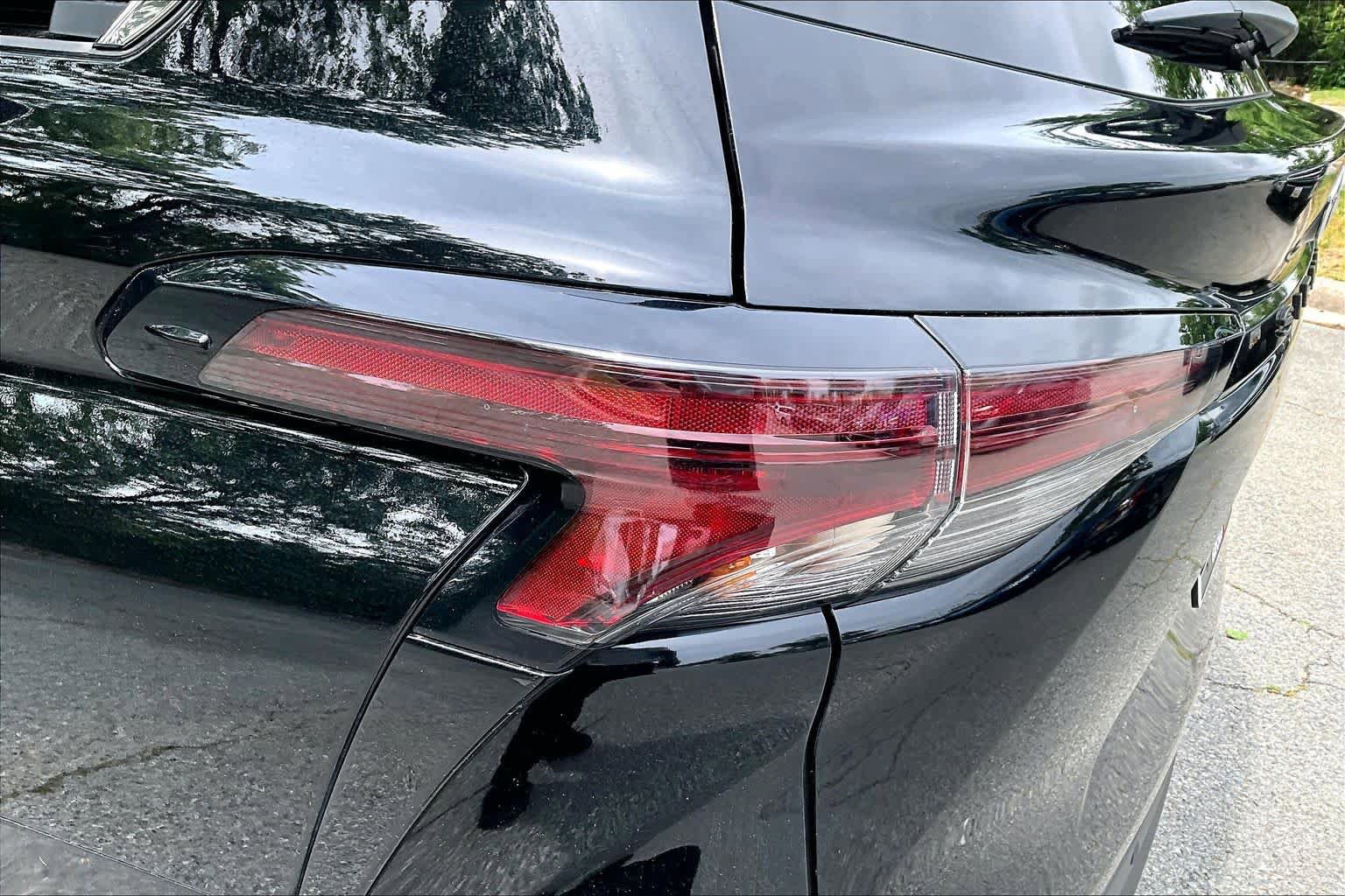 Certified 2025 Toyota Sienna XLE FWD image 29
