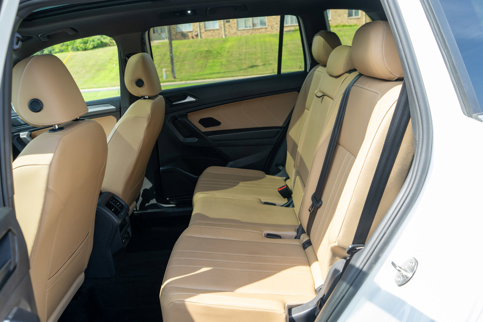 Used 2023 Volkswagen Tiguan SE w/ Panoramic Sunroof Package AWD/4WD image 29