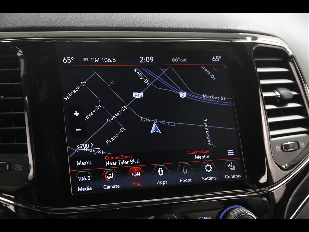 Used 2021 Jeep Grand Cherokee Limited AWD/4WD image 11