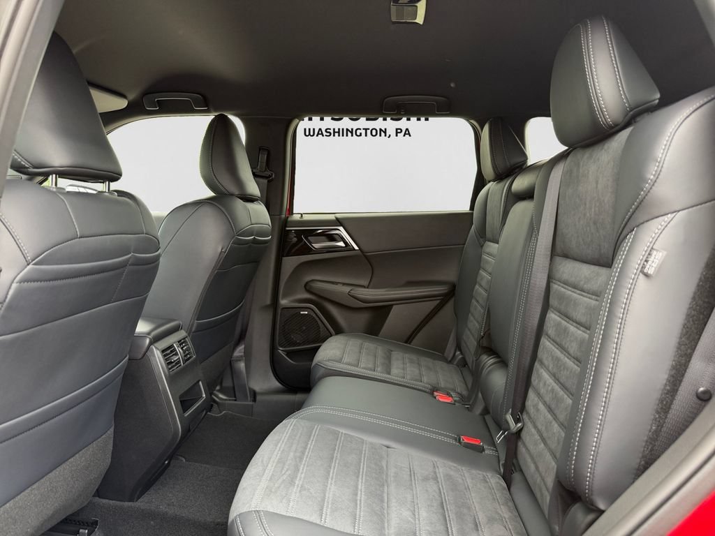 New 2026 Mitsubishi Outlander LE AWD/4WD image 9