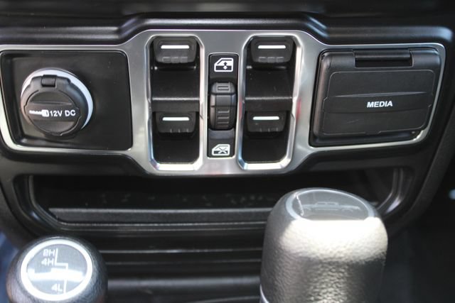 Used 2022 Jeep Gladiator Sport AWD/4WD image 30