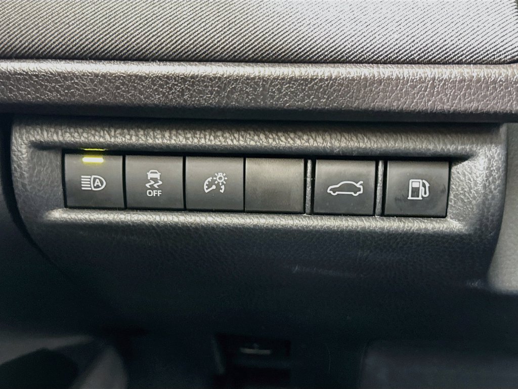 Used 2025 Toyota Camry LE FWD image 13
