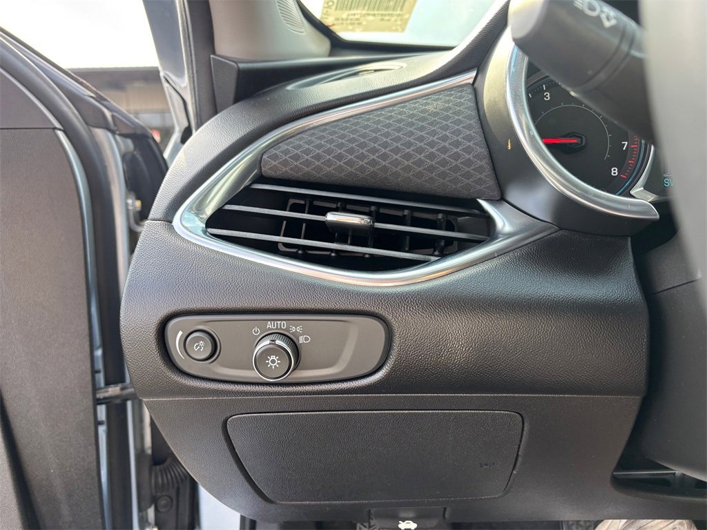 Used 2017 Chevrolet Malibu LT w/ Driver Confidence Package image 21