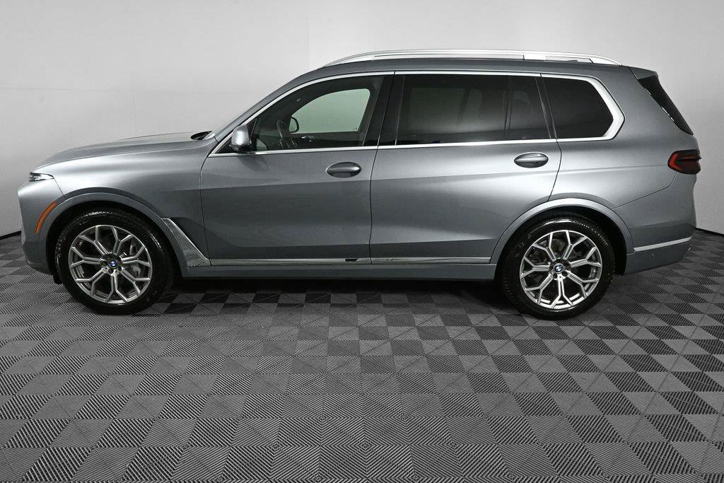 Used 2023 BMW X7 xDrive40i w/ Executive Package AWD/4WD image 3