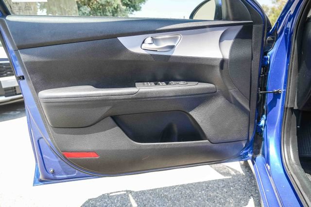 Used 2023 Kia Forte LXS w/ LXS Technology Package FWD image 21