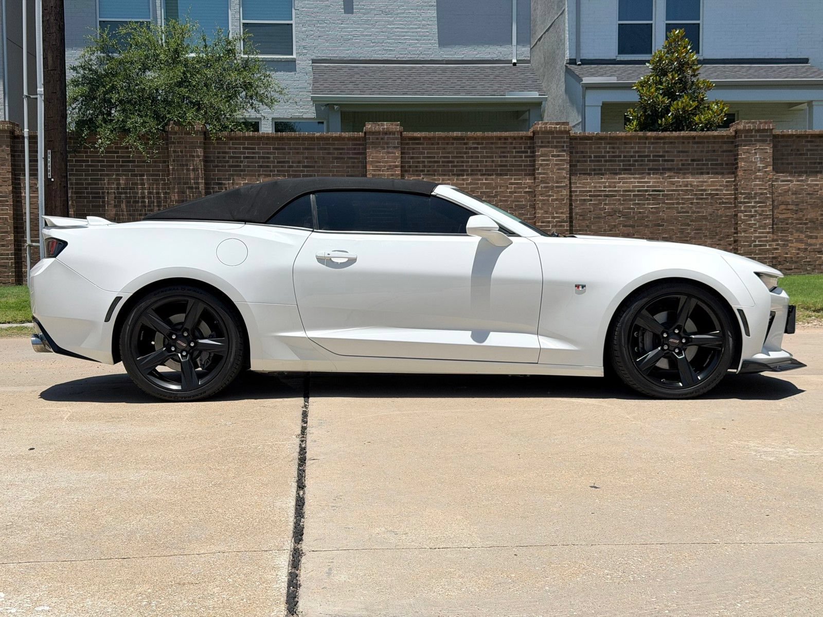 Used 2018 Chevrolet Camaro SS RWD image 10