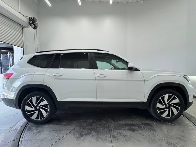 Used 2024 Volkswagen Atlas SE w/ Panoramic Sunroof Package FWD image 15