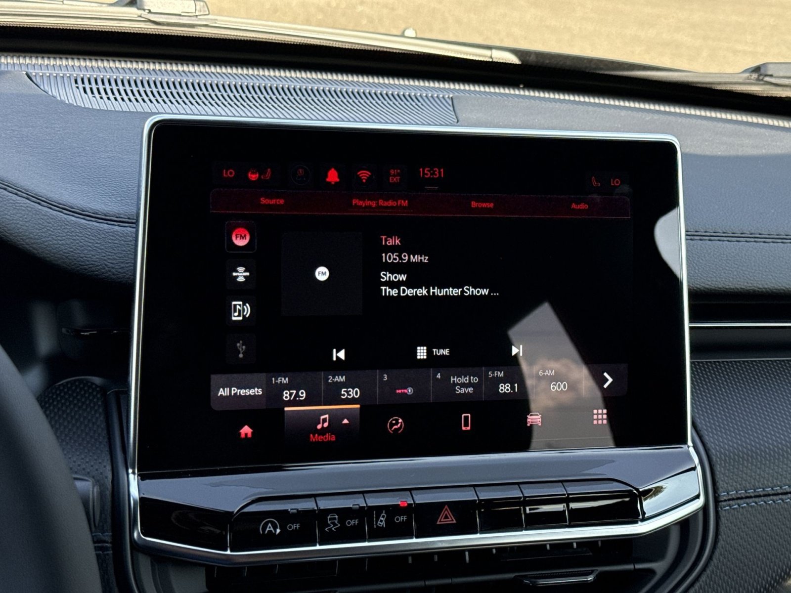 New 2026 Jeep Compass Latitude AWD/4WD image 18