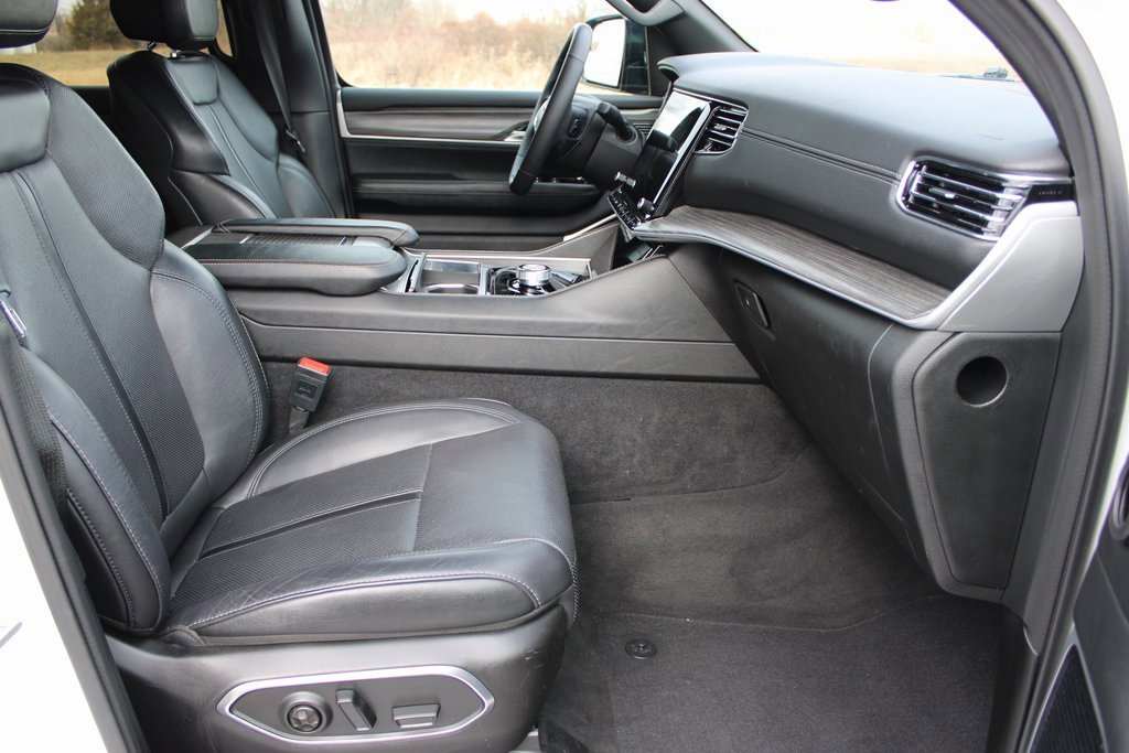 Used 2024 Jeep Wagoneer L Series II image 18