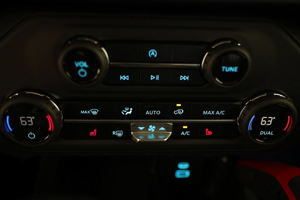 Used 2025 Ford Bronco Heritage Edition AWD/4WD image 24