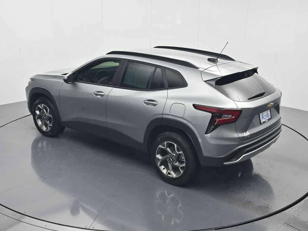 Certified 2025 Chevrolet Trax LT FWD image 34