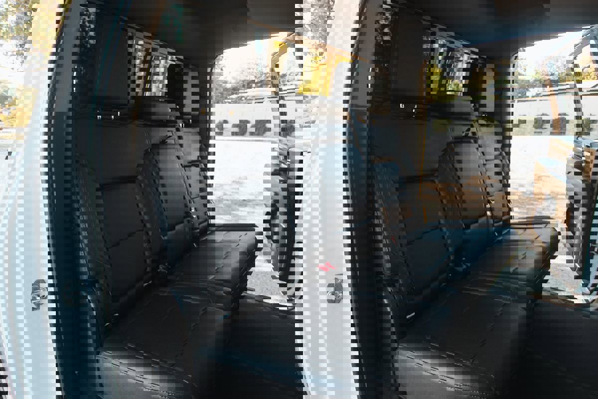 Used 2024 Chevrolet Silverado 2500 LTZ w/ LTZ Convenience Package image 17