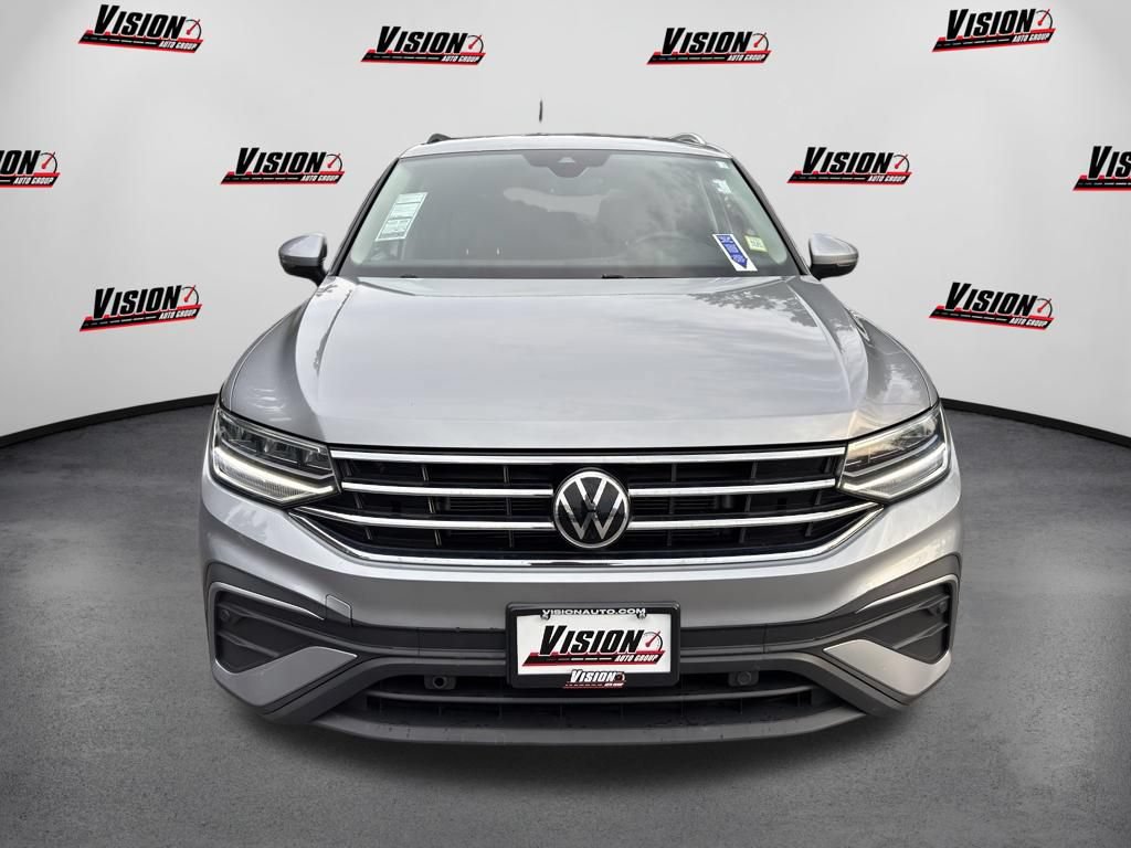 Used 2022 Volkswagen Tiguan SE AWD/4WD image 2