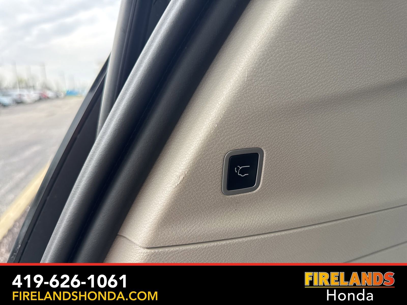 Used 2023 Chrysler Pacifica Touring-L image 31