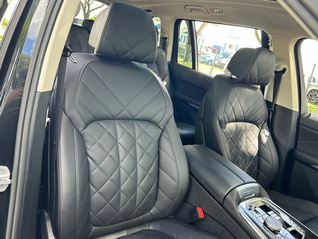 Used 2024 BMW X7 xDrive40i image 40