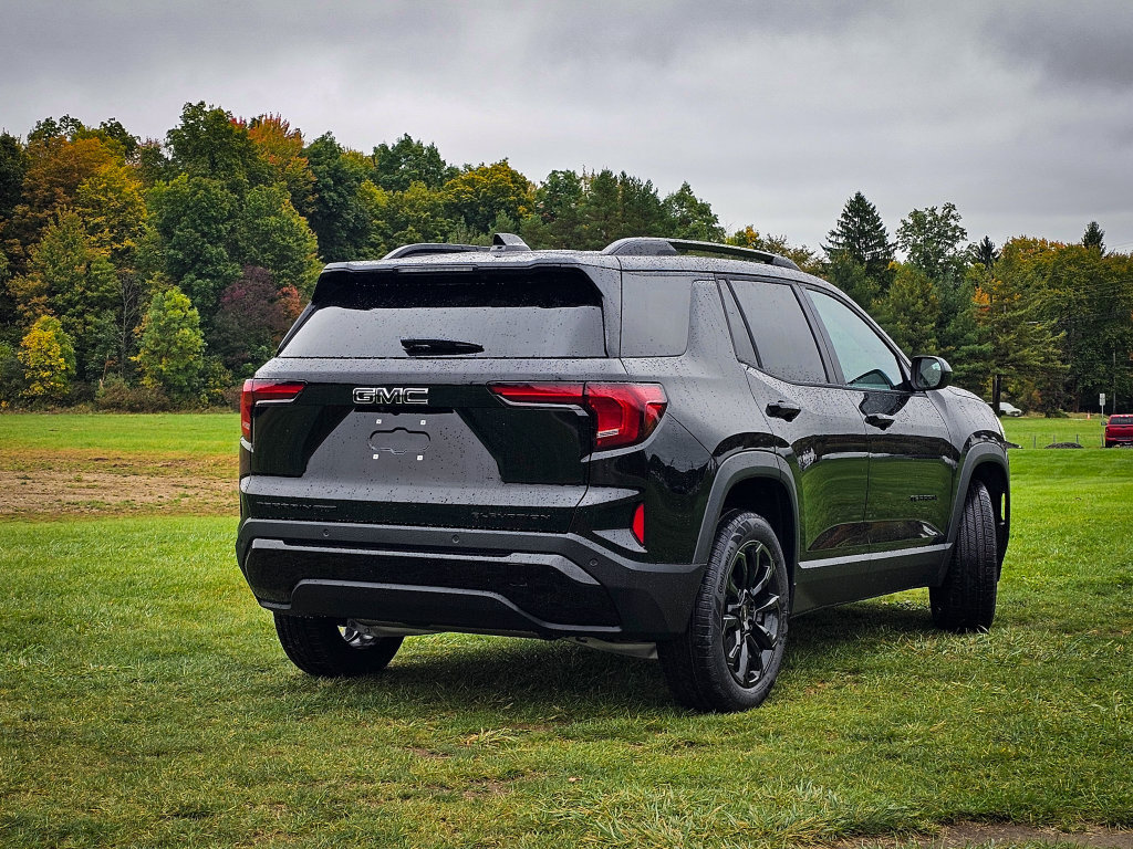 New 2027 GMC Terrain Elevation w/ Elevation Premium Package AWD/4WD image 3