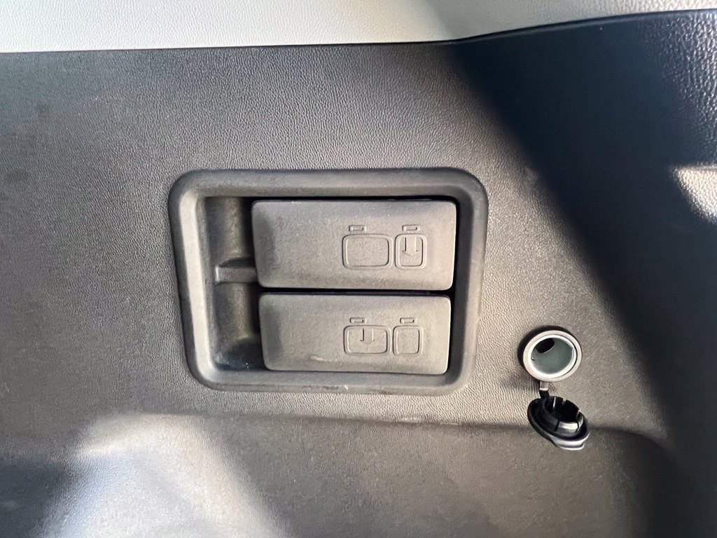 Used 2022 GMC Terrain SLT w/ LPO, Floor Liner Package AWD/4WD image 15