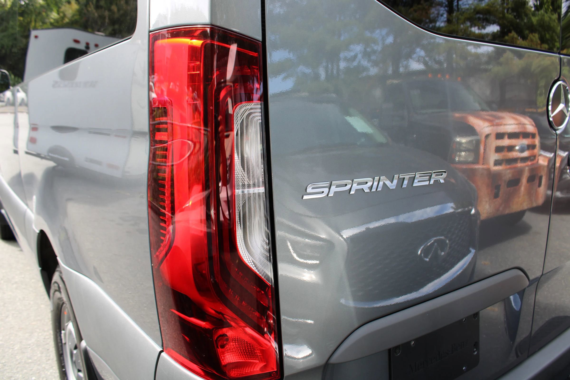 Used 2024 Mercedes-Benz Sprinter 2500 image 41