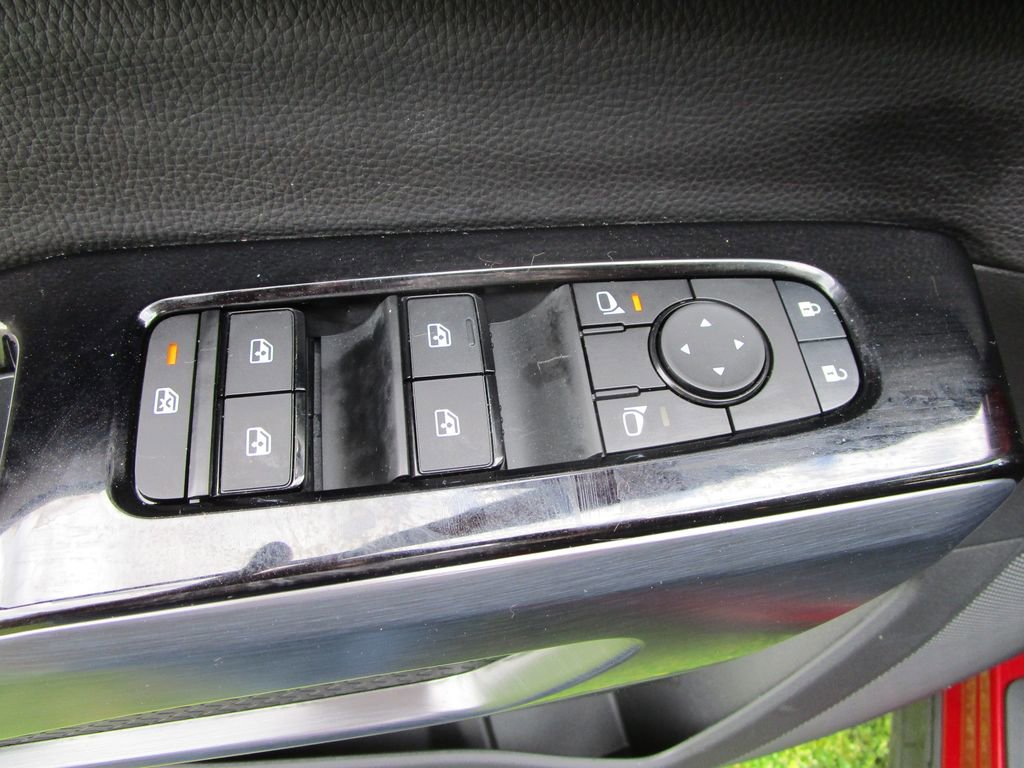 Used 2024 Nissan Pathfinder SL image 25