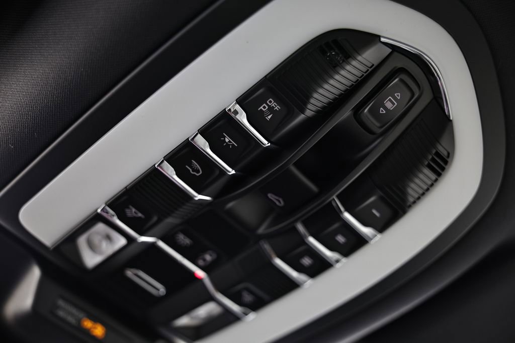 New 2026 Porsche Macan image 43