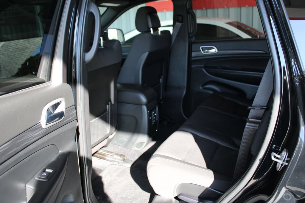 Used 2022 Jeep Grand Cherokee Laredo E AWD/4WD image 48