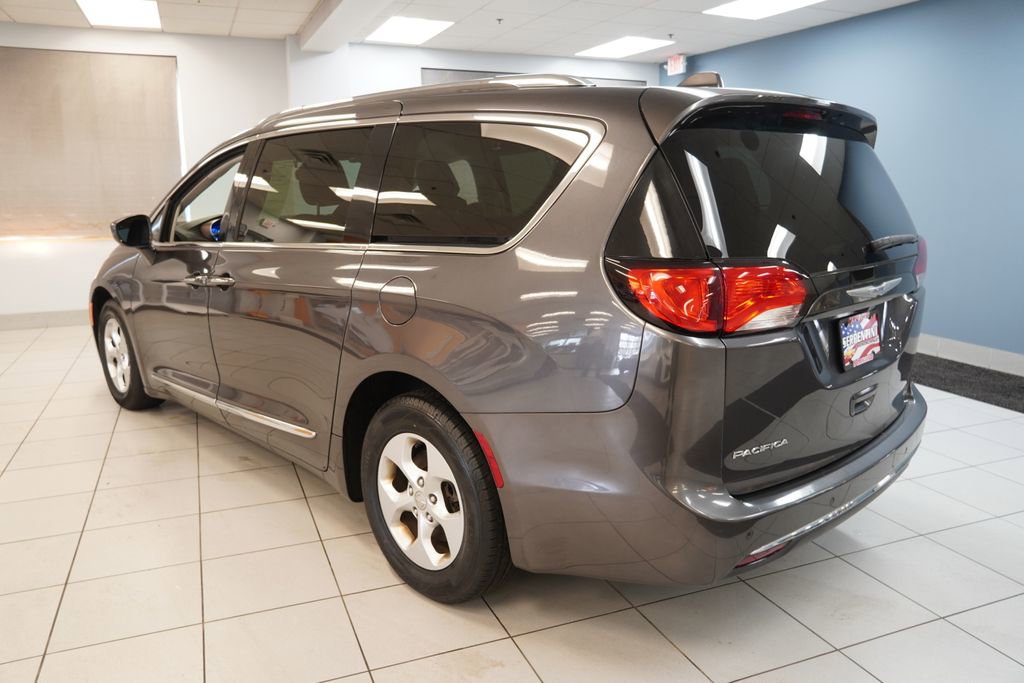 Used 2017 Chrysler Pacifica Touring-L Plus image 11