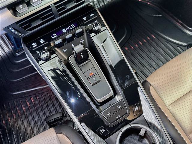 Certified 2025 Porsche 911 Carrera RWD image 17
