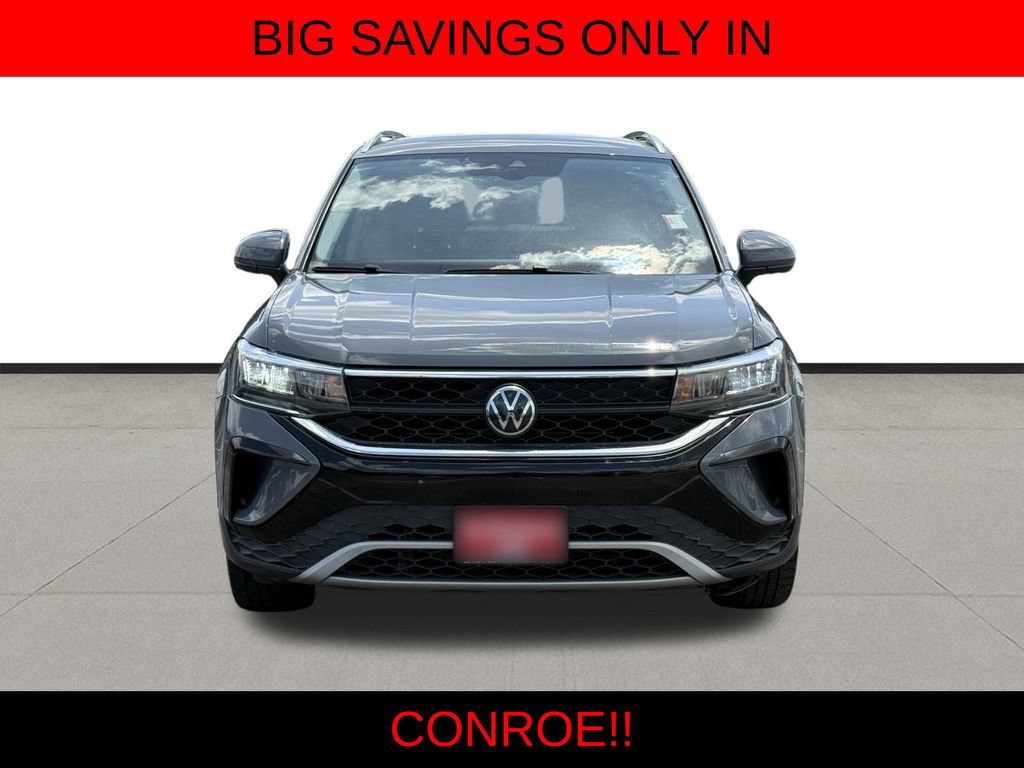 Used 2023 Volkswagen Taos SE FWD image 2