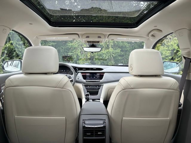 Used 2023 Cadillac XT5 Premium Luxury w/ Technology Package image 8
