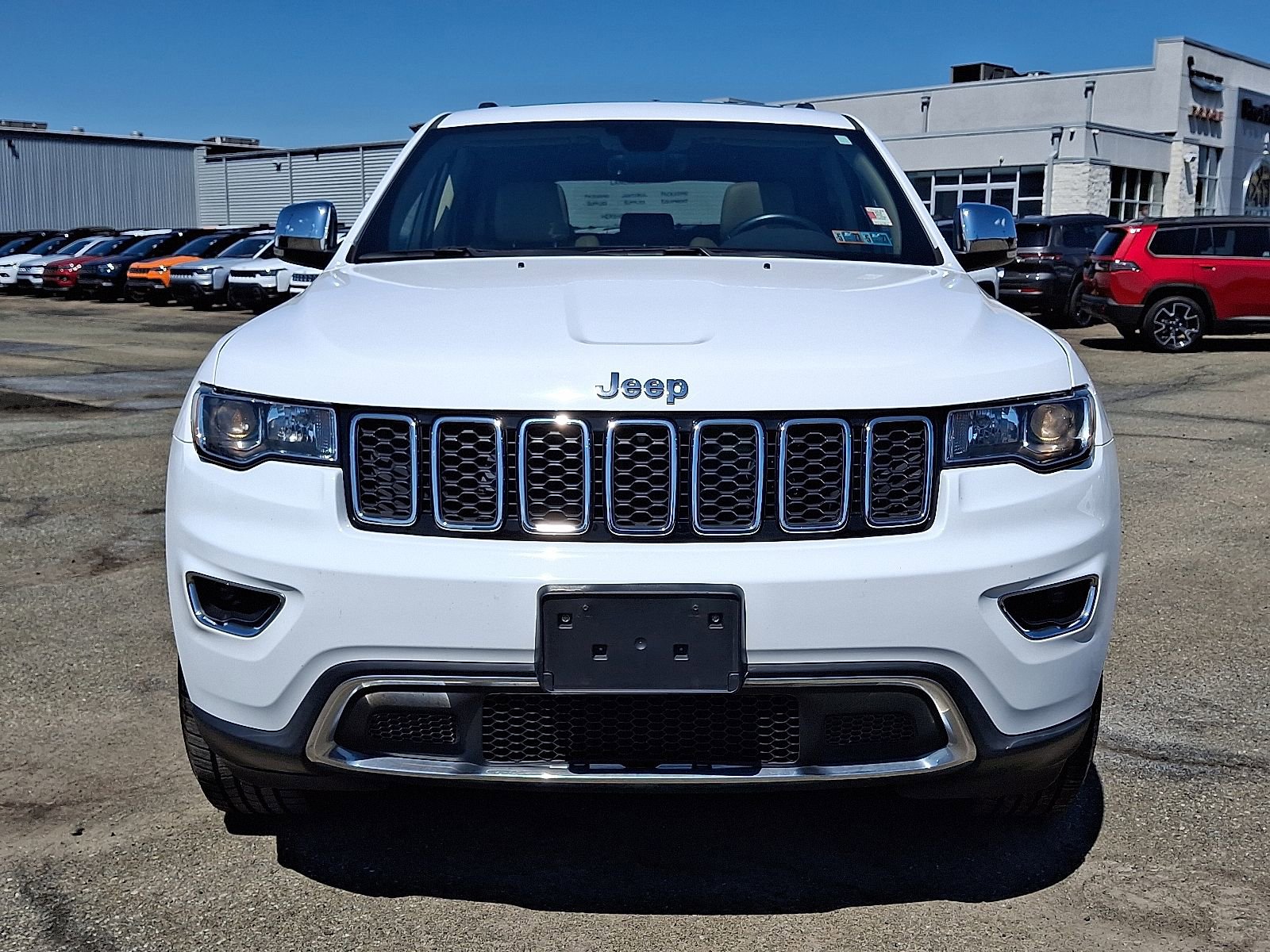 Used 2018 Jeep Grand Cherokee Limited AWD/4WD image 2