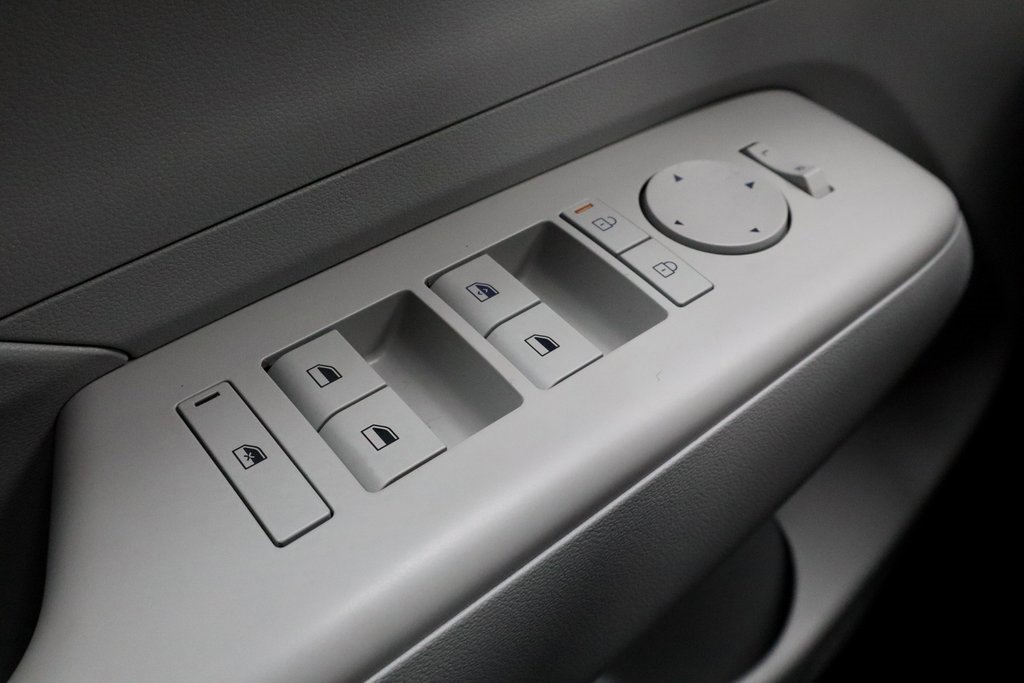 Certified 2024 Hyundai Kona SE image 26