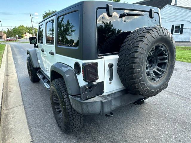 Used 2015 Jeep Wrangler Unlimited Rubicon AWD/4WD image 14