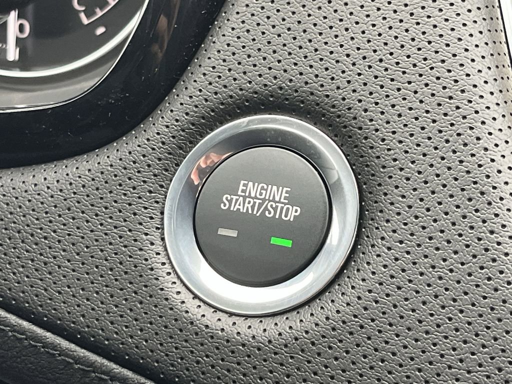 New 2026 Cadillac XT5 Luxury w/ LPO, ONYX Package image 9