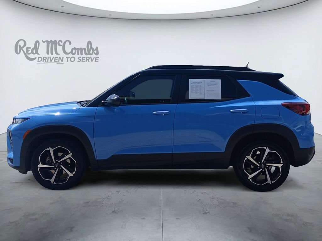 Used 2023 Chevrolet TrailBlazer RS w/ Sun and Liftgate Package FWD image 2