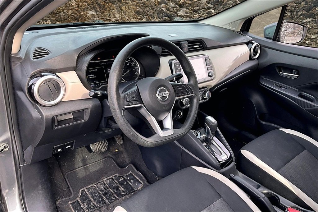 Used 2021 Nissan Versa SV image 12