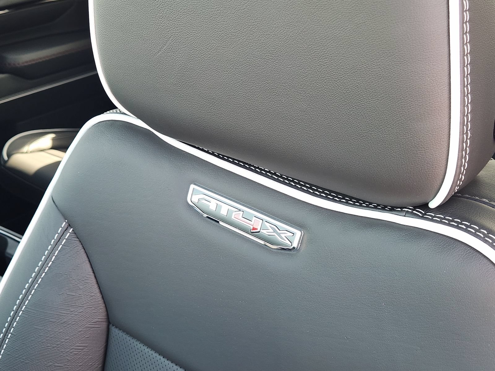 New 2026 GMC Sierra 2500 AT4X AWD/4WD image 18