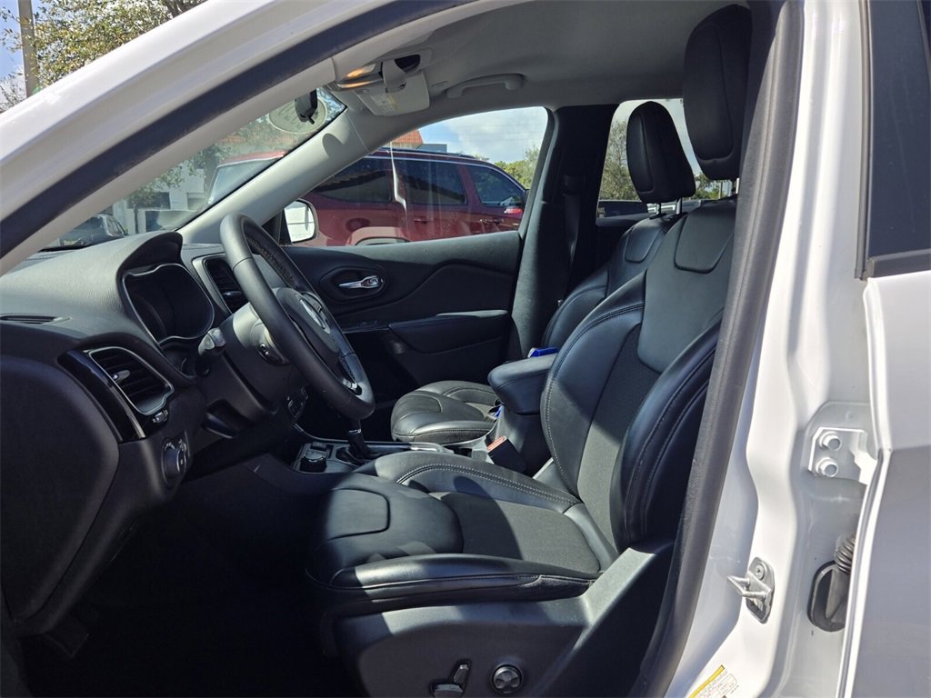 Used 2020 Jeep Cherokee Latitude Plus image 13