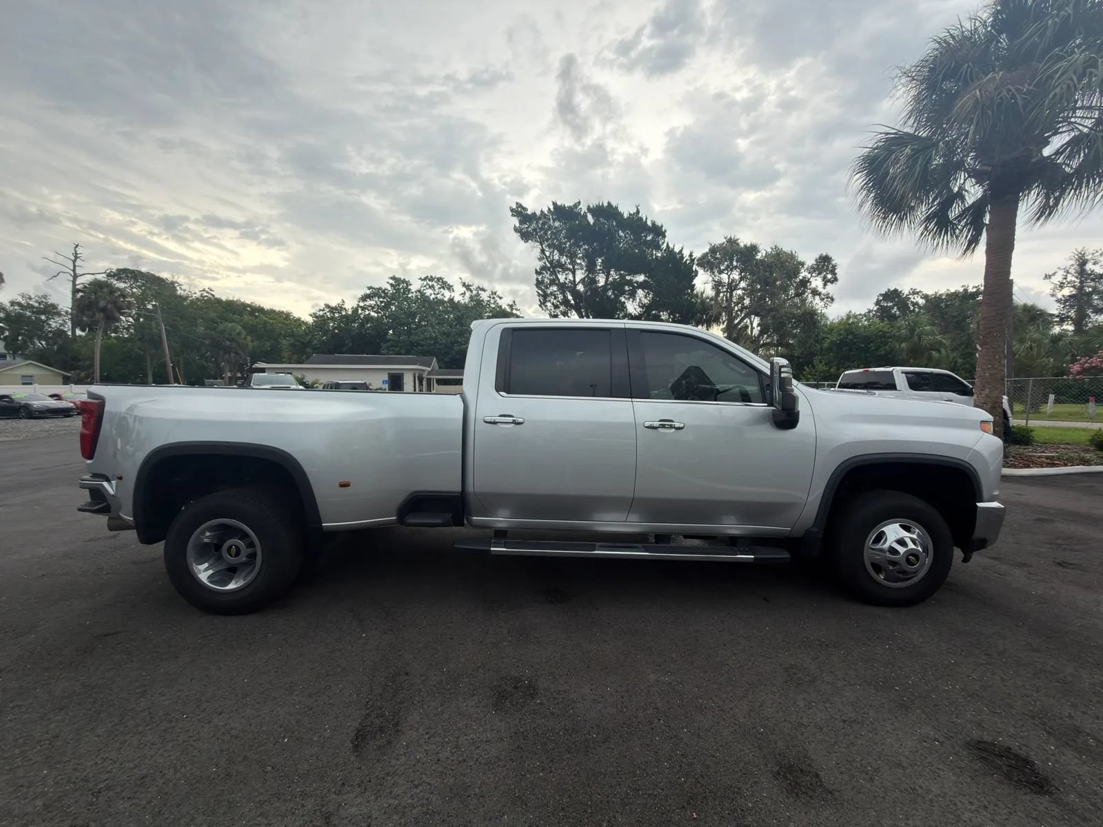 Used 2020 Chevrolet Silverado 3500 LTZ w/ Gooseneck/5TH Wheel Package AWD/4WD image 4