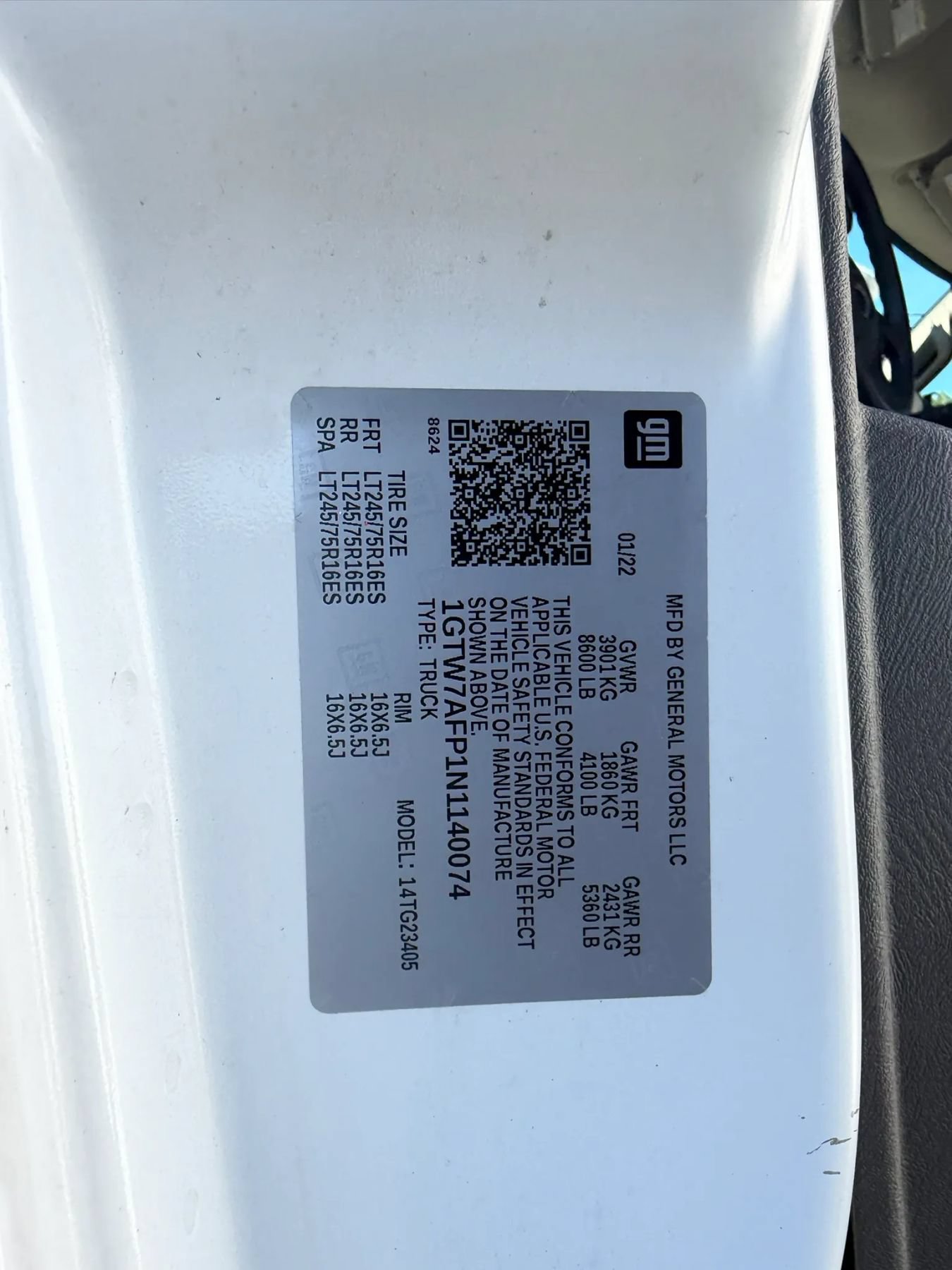 Used 2022 GMC Savana 2500 RWD image 27
