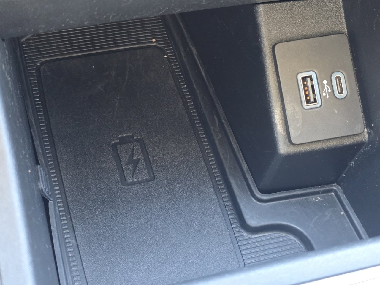 Used 2022 Ford Edge SEL w/ Convenience Package image 8