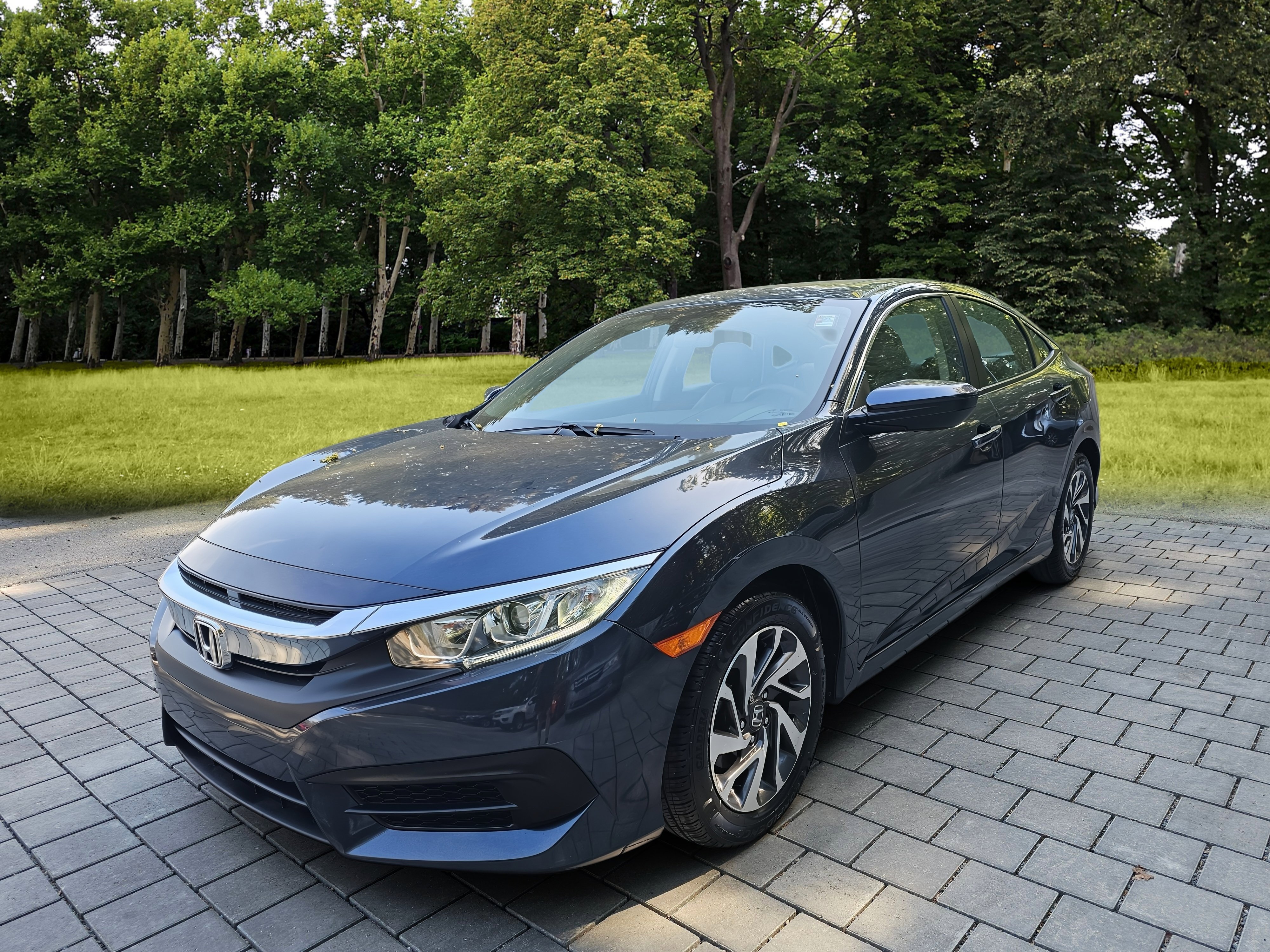 Used 2018 Honda Civic EX image 3