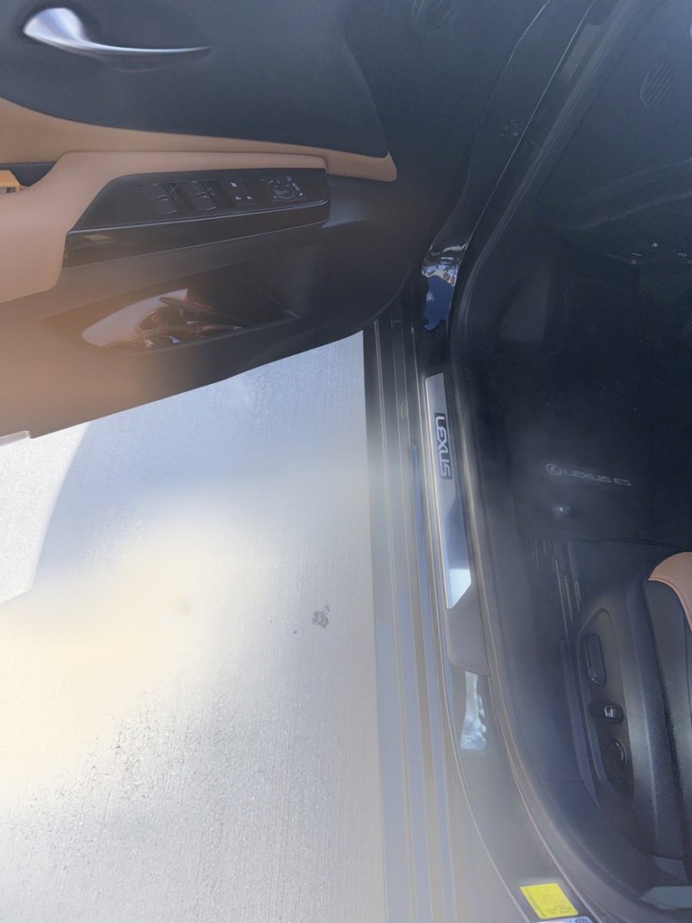 Used 2024 Lexus ES 350 w/ Premium Package image 5