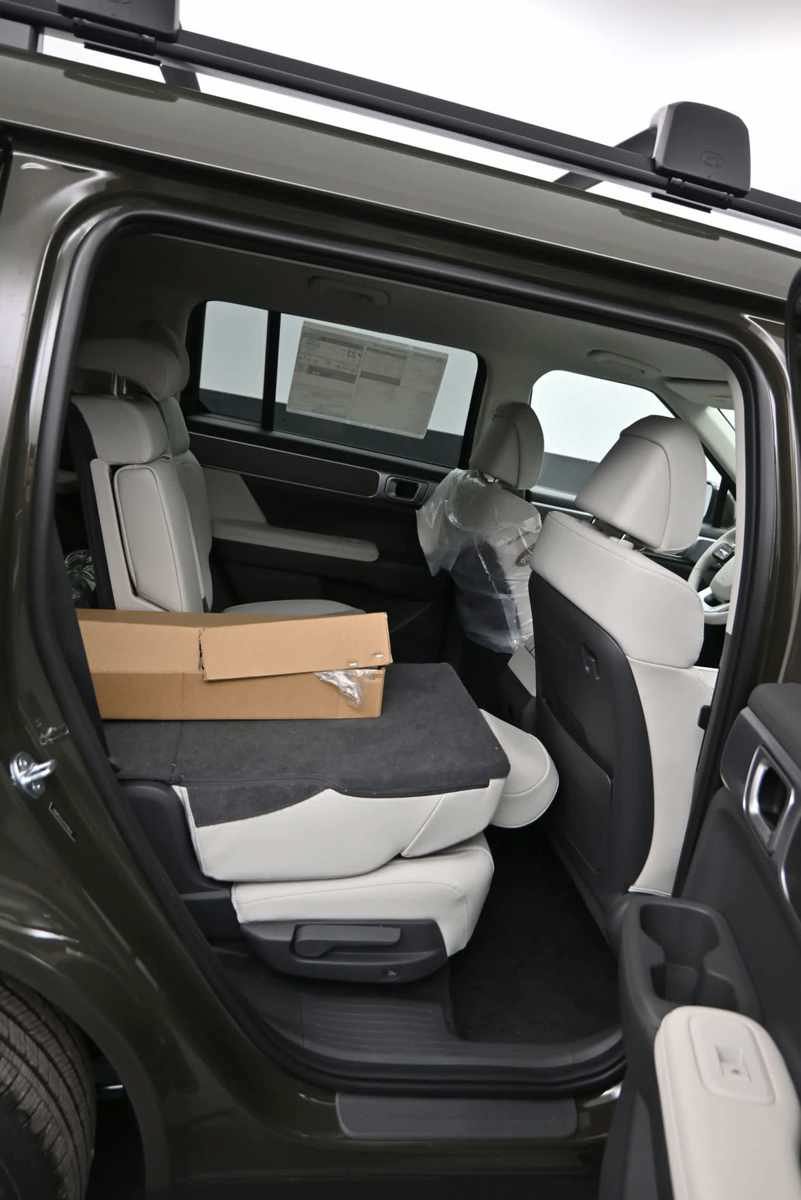 New 2026 Hyundai Santa Fe SEL AWD/4WD image 12