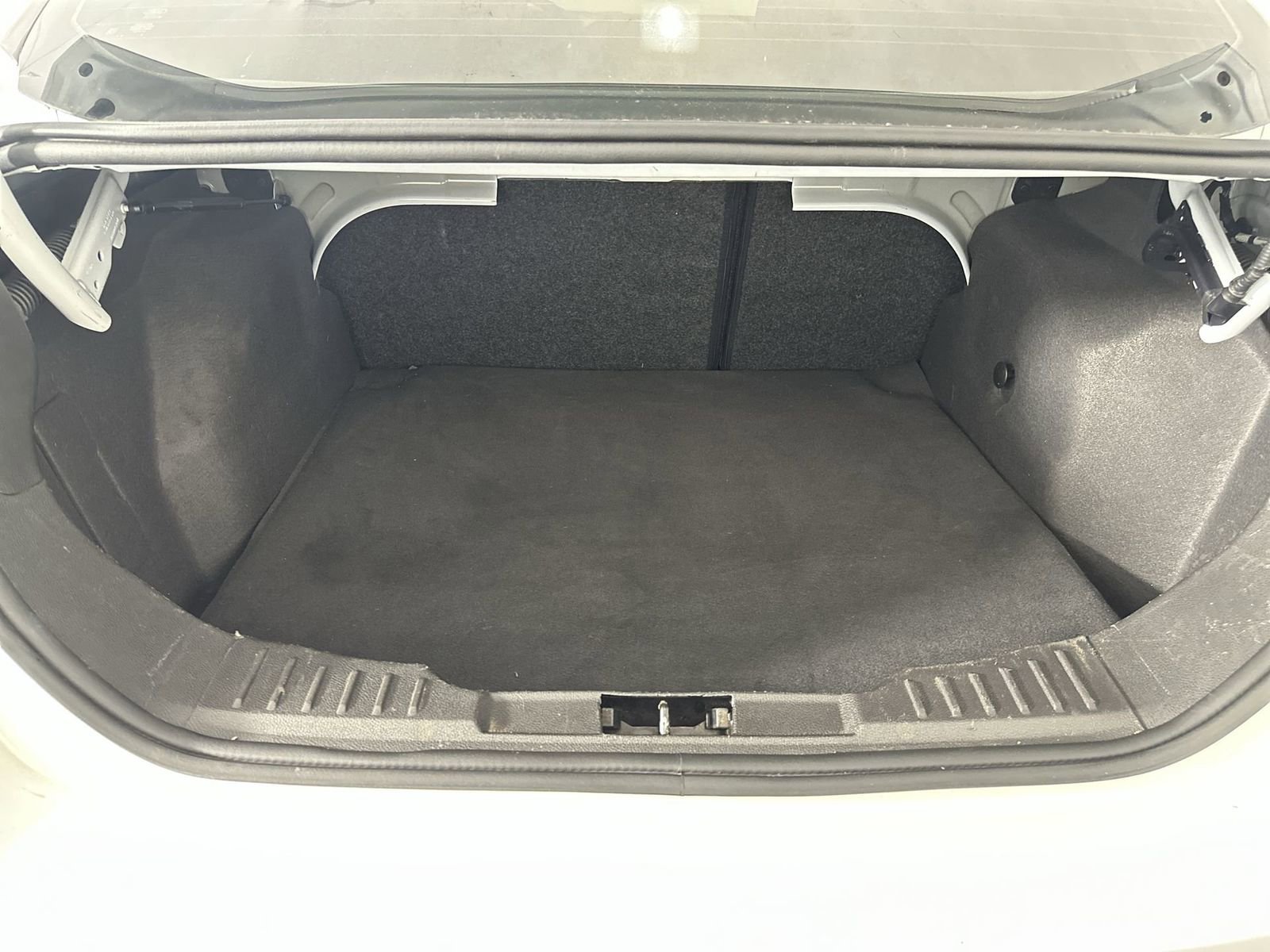 Used 2018 Ford Focus SE FWD image 25