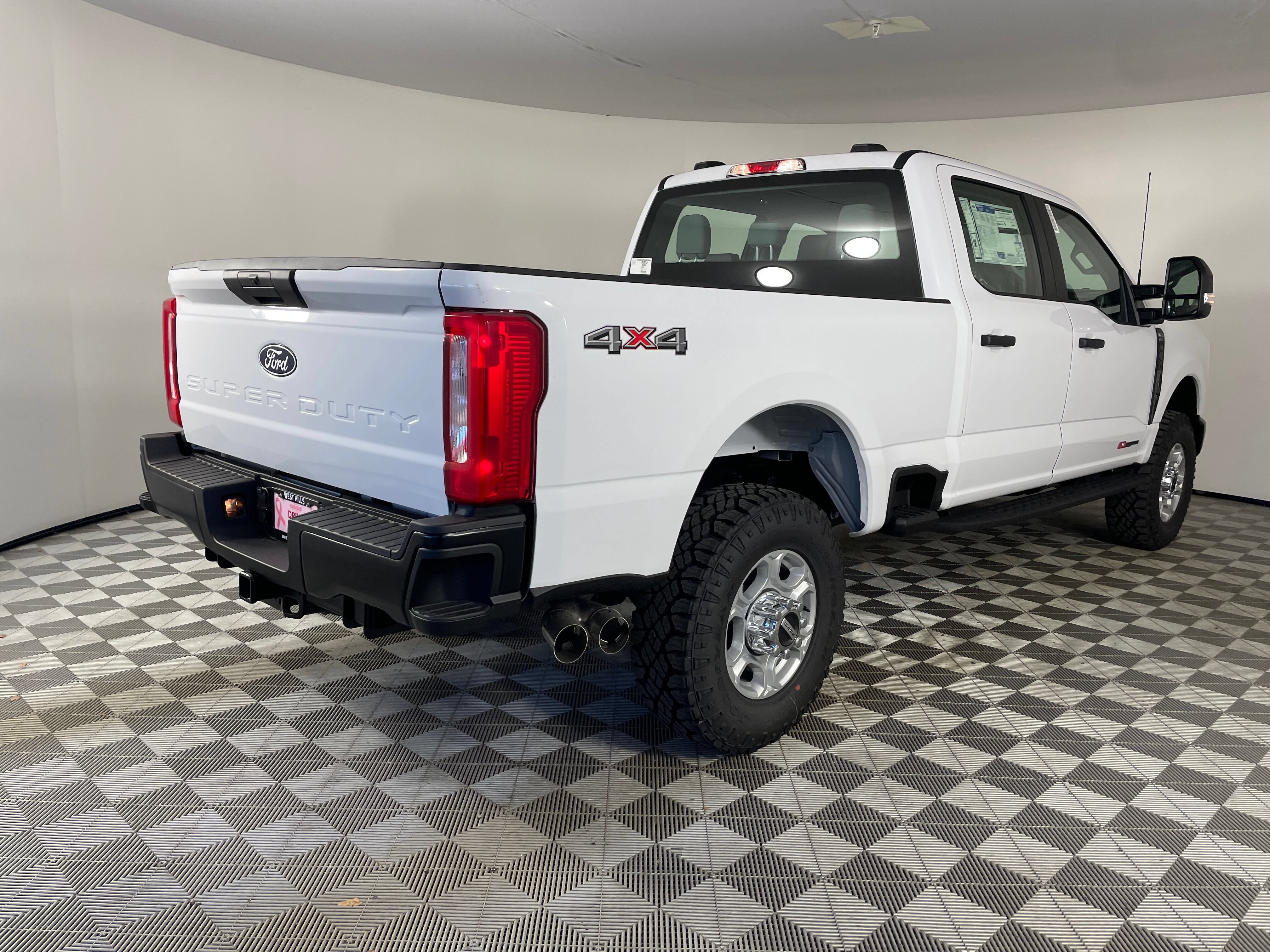 New 2027 Ford F250 XL w/ XL Off-Road 35" Tire Pakckage AWD/4WD image 9