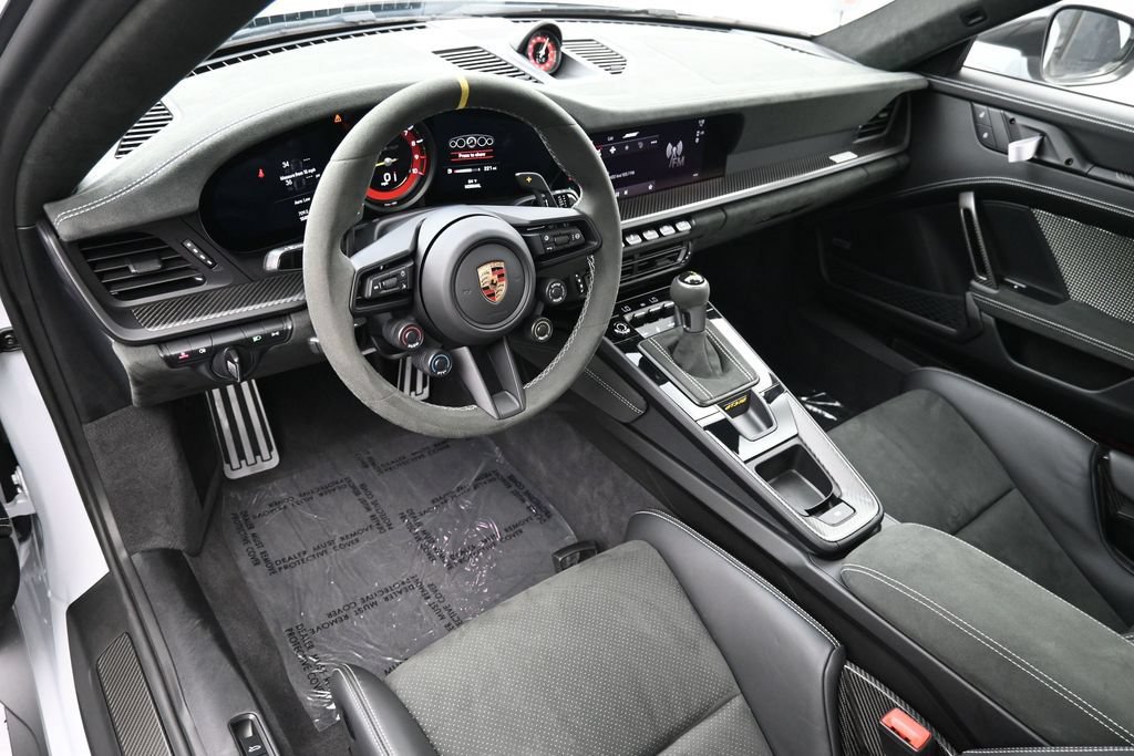 Certified 2025 Porsche 911 GT3 RS RWD image 4